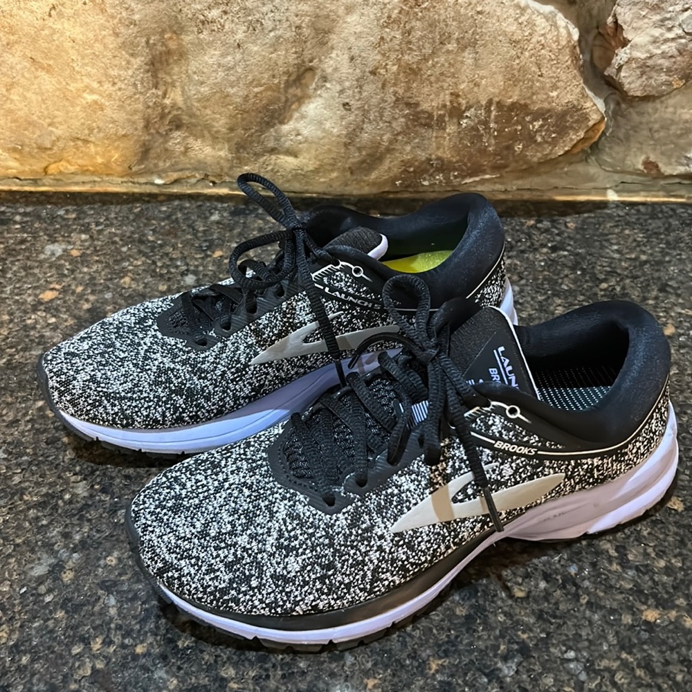 Brooks Launch 5 Sneakers! Size 8.5